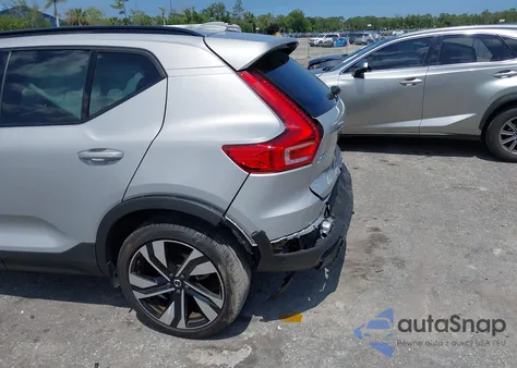 2024 Volvo Xc40 B5 Plus Dark Theme из США, поврежденный, VIN YV4L12ULXR2293107